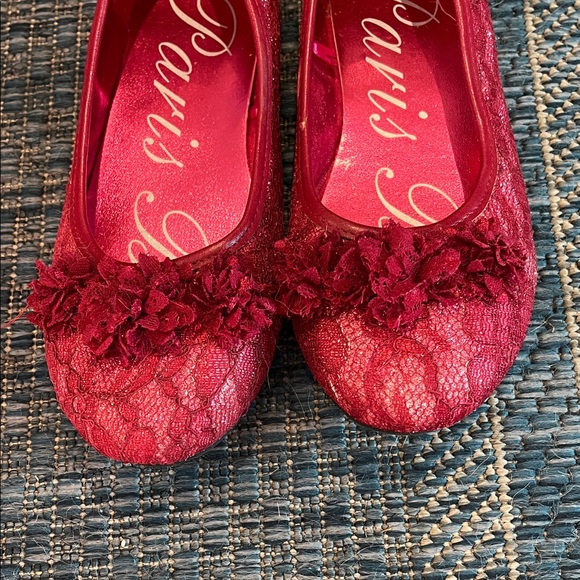 Paris Blues Red Lace Floral Dress Shoes - Picture 4 of 5